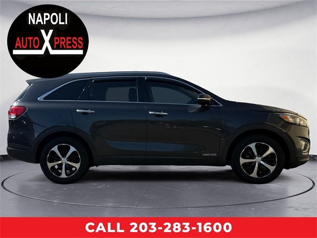 Used 2017 Kia Sorento EX with VIN 5XYPHDA53HG325076 for sale in Milford, CT