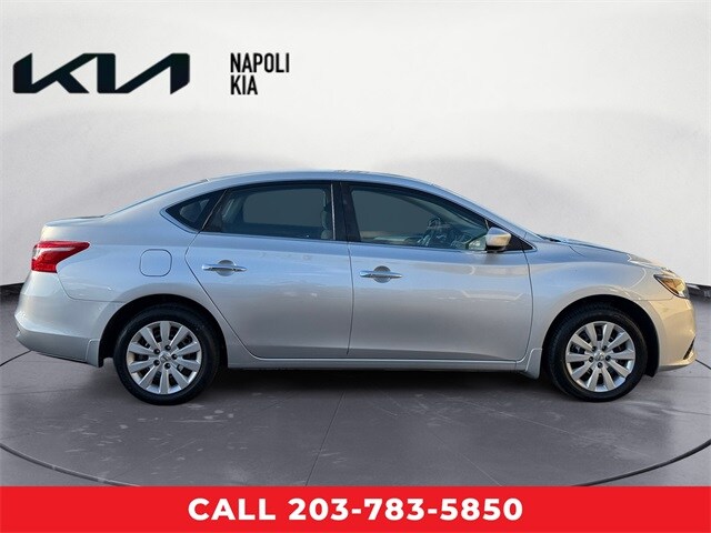 2017 Nissan Sentra S photo 2