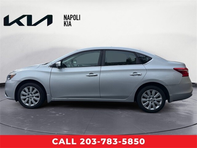 2017 Nissan Sentra S photo 4