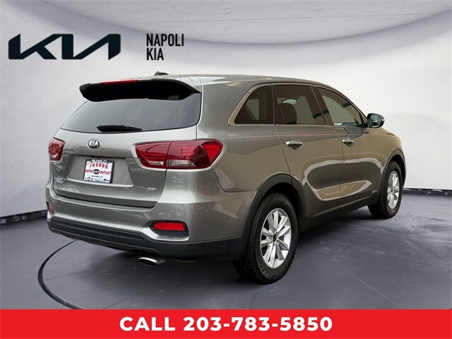 2019 Kia Sorento LX photo 2