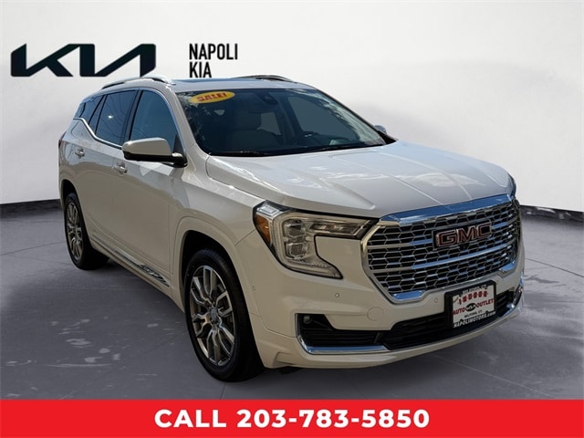 2022 GMC Terrain Denali's photo