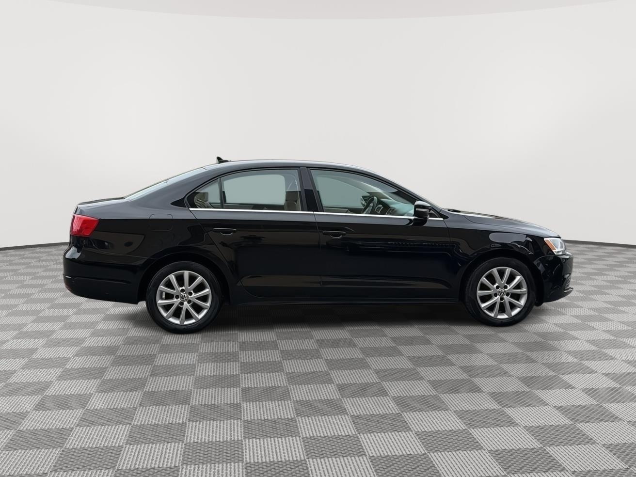3VWB17AJ7EM386228