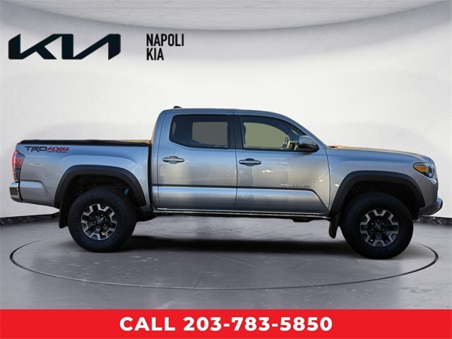 2023 Toyota Tacoma TRD Off-Road V6 photo 2