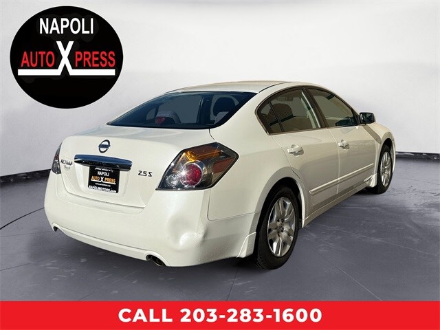2011 Nissan Altima 2.5 S photo 2