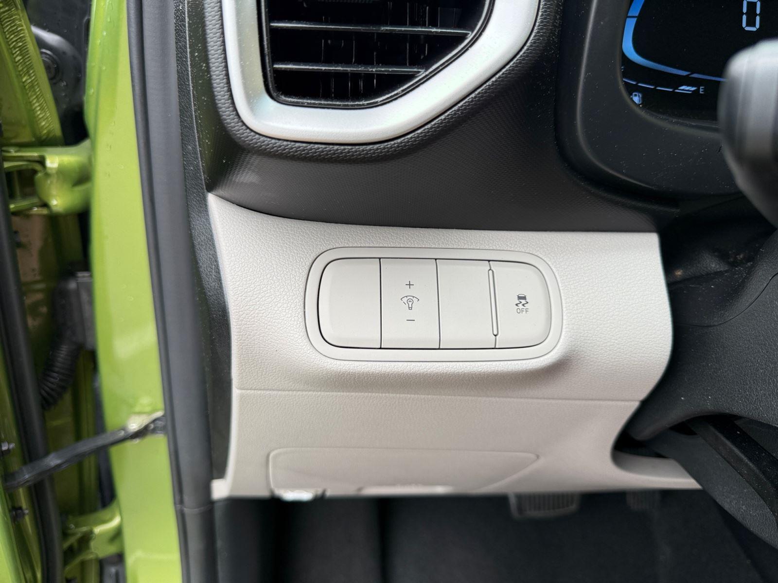 2023 Hyundai Venue SEL - Photo 24