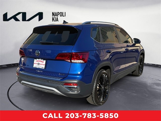 2023 Volkswagen Taos SEL photo 2
