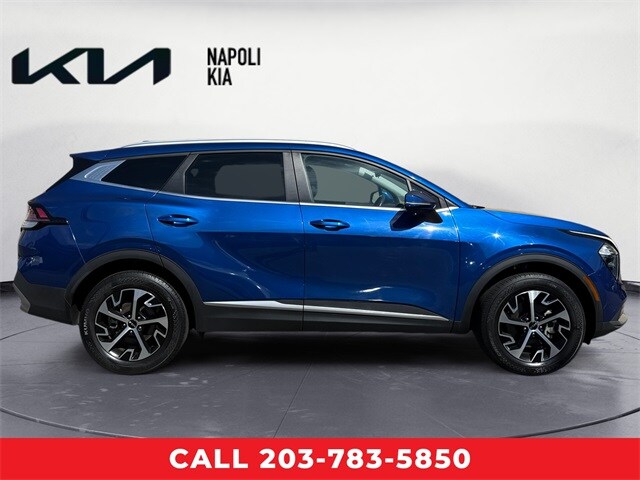 2023 Kia Sportage EX photo 2