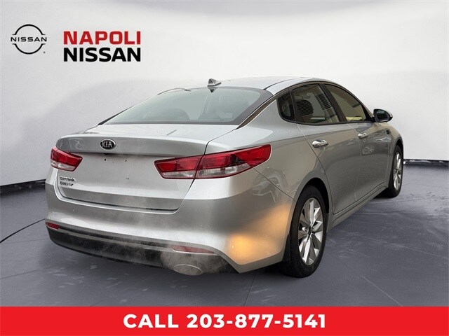 2018 Kia Optima LX photo 3