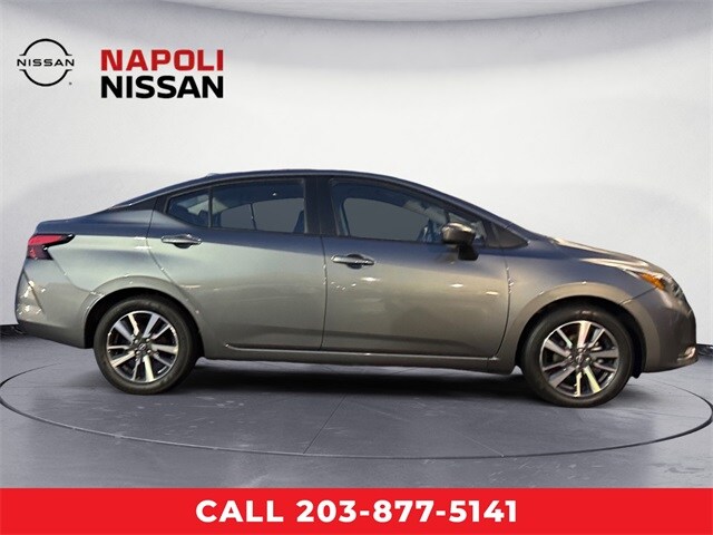 2025 Nissan Versa 1.6 SV photo 2