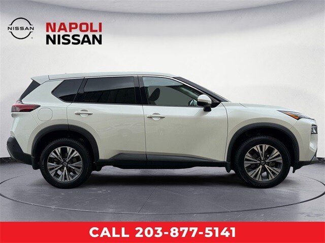 2021 Nissan Rogue SV photo 2