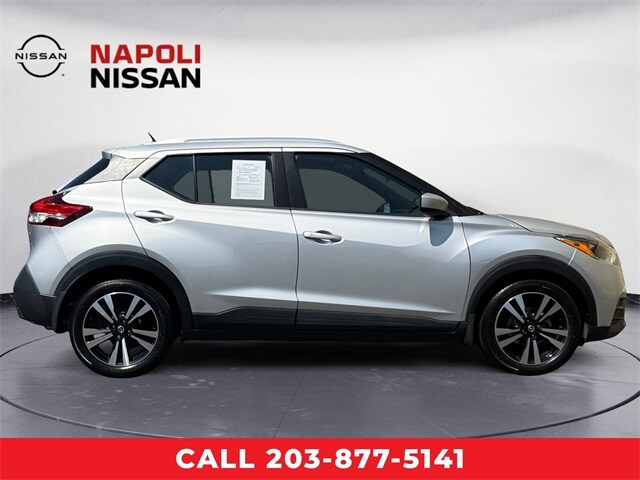 2020 Nissan Kicks SV photo 2