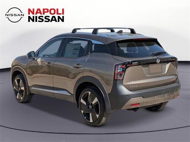 2026 Nissan Kicks SR photo 3
