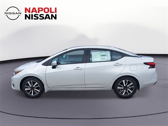 2025 Nissan Versa 1.6 SV photo 3