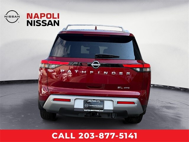 2023 Nissan Pathfinder SL photo 3