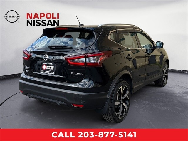 2021 Nissan Rogue Sport SL photo 3