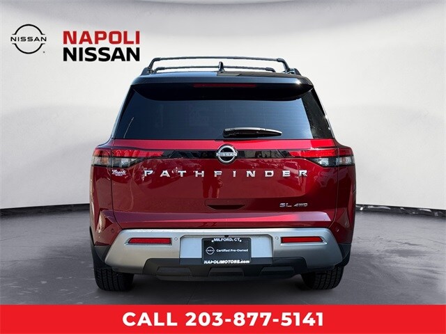 2023 Nissan Pathfinder SL photo 3