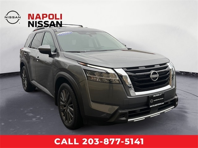 2024 Nissan Pathfinder SL's photo