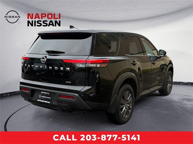2024 Nissan Pathfinder S photo 2