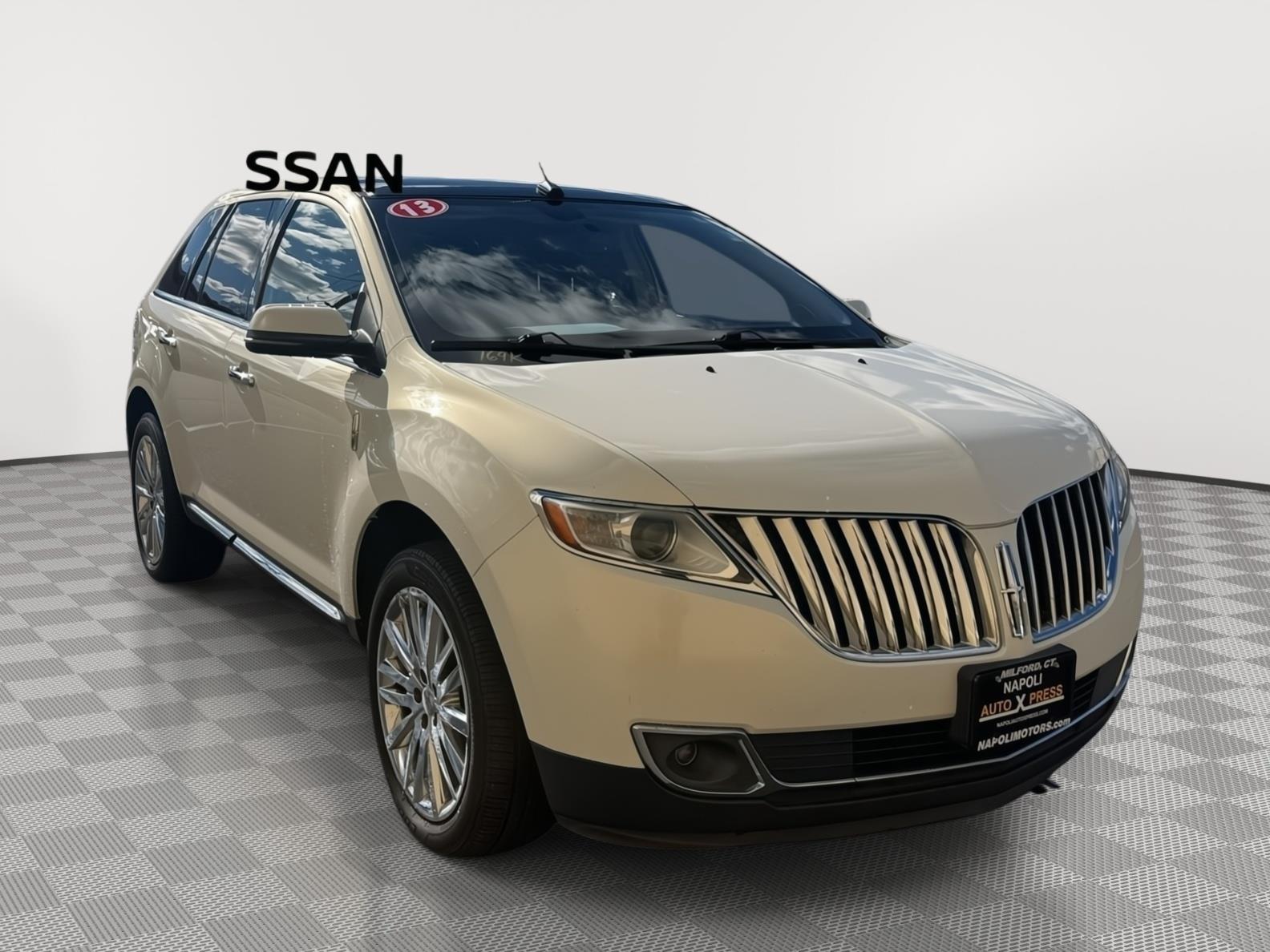 2013 Lincoln MKX Base