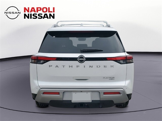2025 Nissan Pathfinder Platinum photo 3