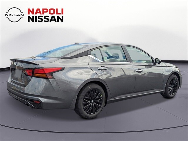 2025 Nissan Altima SV photo 4