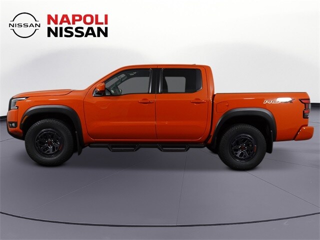 2025 Nissan Frontier PRO-4X photo 2