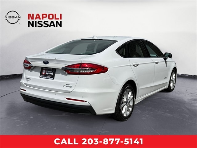 2019 Ford Fusion Hybrid SE photo 3