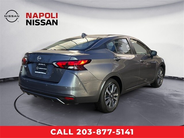 2025 Nissan Versa 1.6 SV photo 3