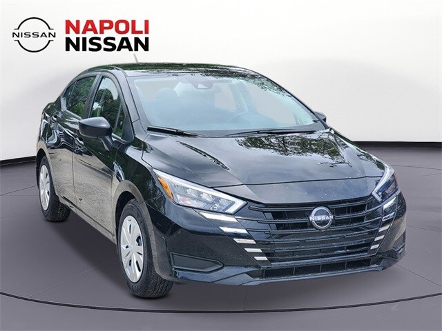 2025 Nissan Versa 1.6 S photo 2