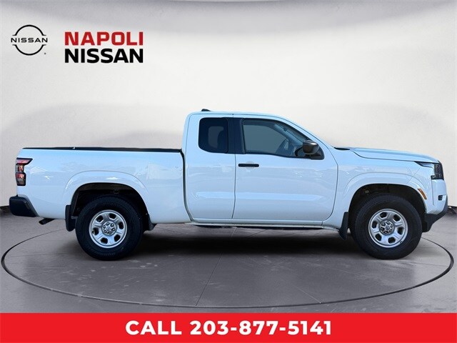 2023 Nissan Frontier S photo 2