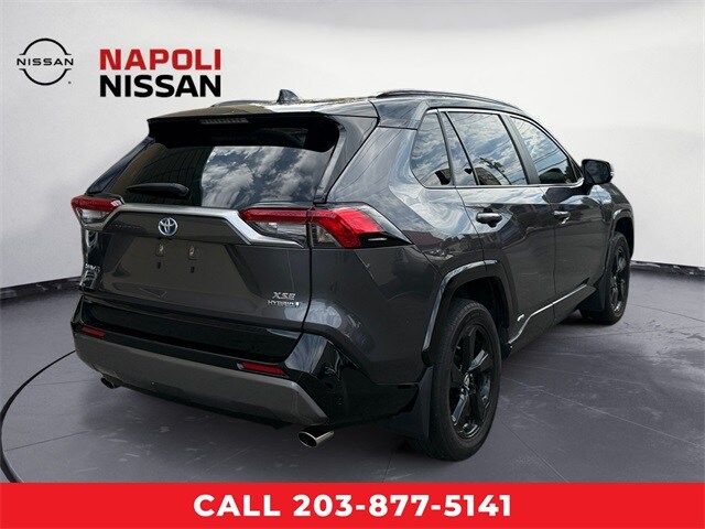 2019 Toyota RAV4 Hybrid XSE photo 3