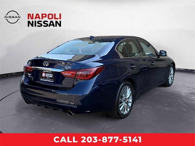 2023 Infiniti Q50 LUXE photo 3