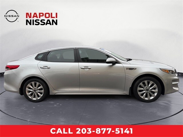 2018 Kia Optima LX photo 2