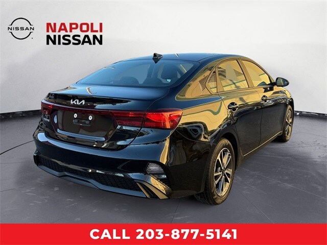 2024 Kia Forte LXS photo 3