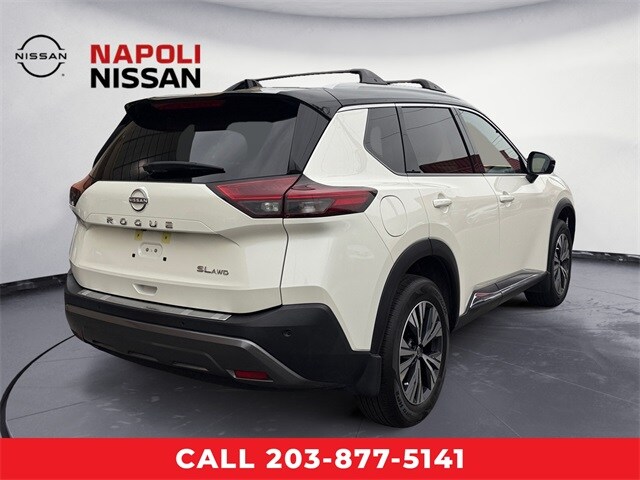 2023 Nissan Rogue SL photo 2