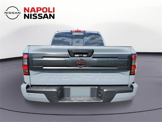 2025 Nissan Frontier PRO-4X photo 3
