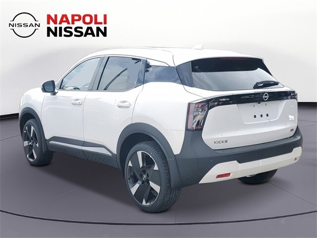 2025 Nissan Kicks SR photo 2