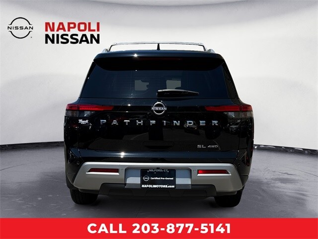 2023 Nissan Pathfinder SL photo 3