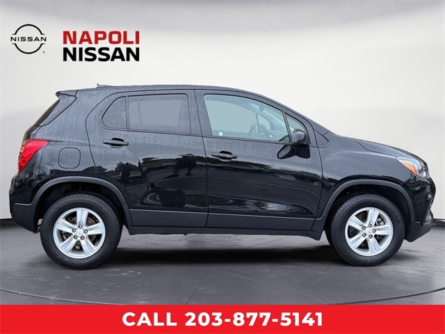 2020 Chevrolet Trax LS photo 2