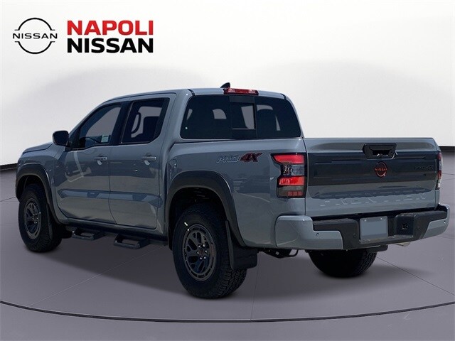 2025 Nissan Frontier PRO-4X photo 2