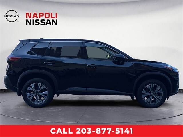 2021 Nissan Rogue SV photo 2
