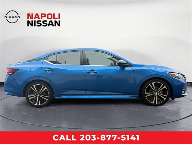 2022 Nissan Sentra SR photo 2