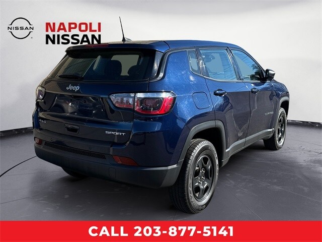 2018 Jeep Compass Sport photo 2