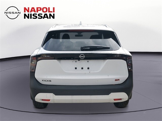 2025 Nissan Kicks SR photo 3