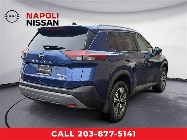 2022 Nissan Rogue SV photo 2