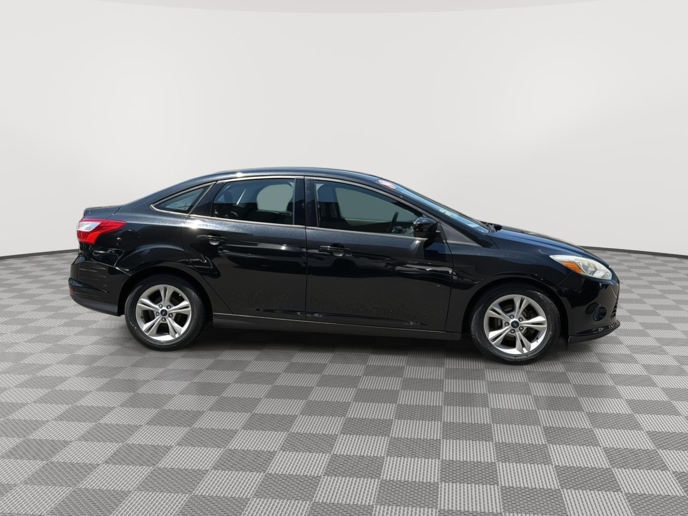 Used 2014 Ford Focus SE with VIN 1FADP3F21EL454762 for sale in Milford, CT