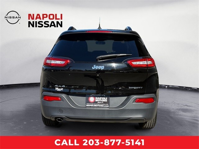 2017 Jeep Cherokee Sport photo 4