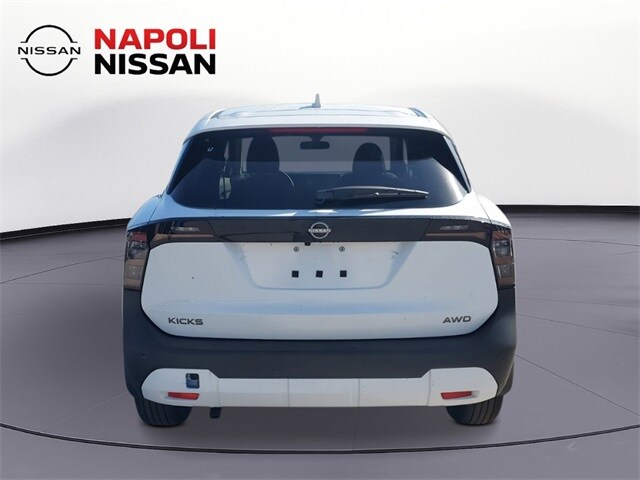 2026 Nissan Kicks SV photo 3