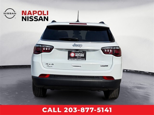 2024 Jeep Compass Latitude Lux photo 4