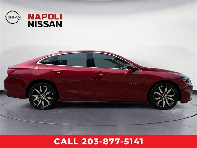 2018 Chevrolet Malibu 1LT photo 2